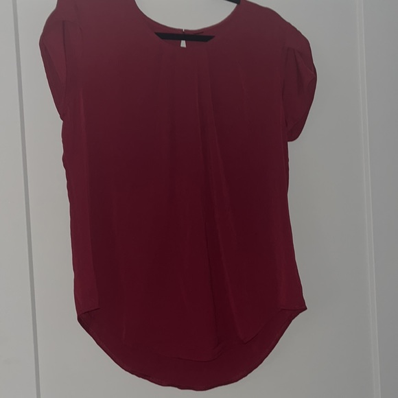 Burgundy front gather at neck, cap sleeve blouse. Size 12 - Picture 4 of 4